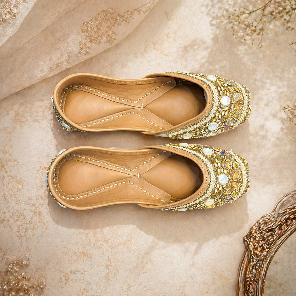 Noor Pearl Gold Punjabi Jutti