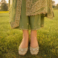 Noor Pearl Gold Punjabi Jutti
