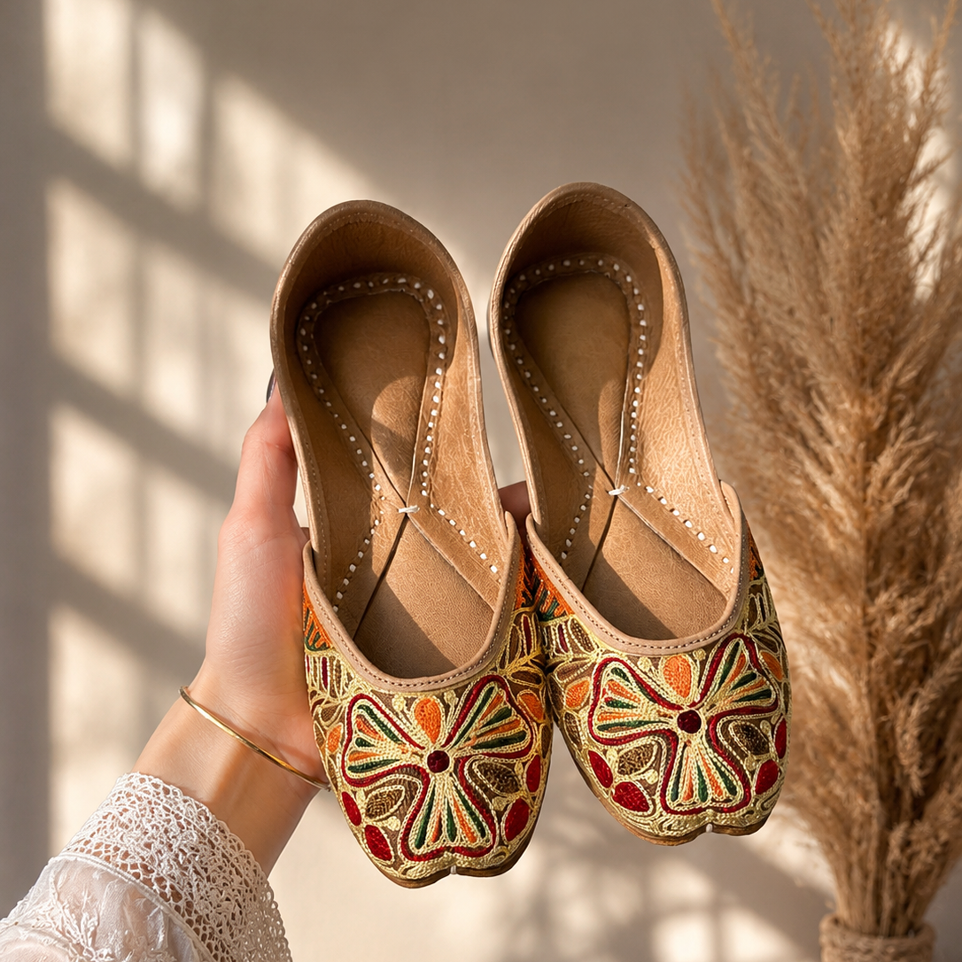 Mehfil Gold Floral Punjabi Jutti