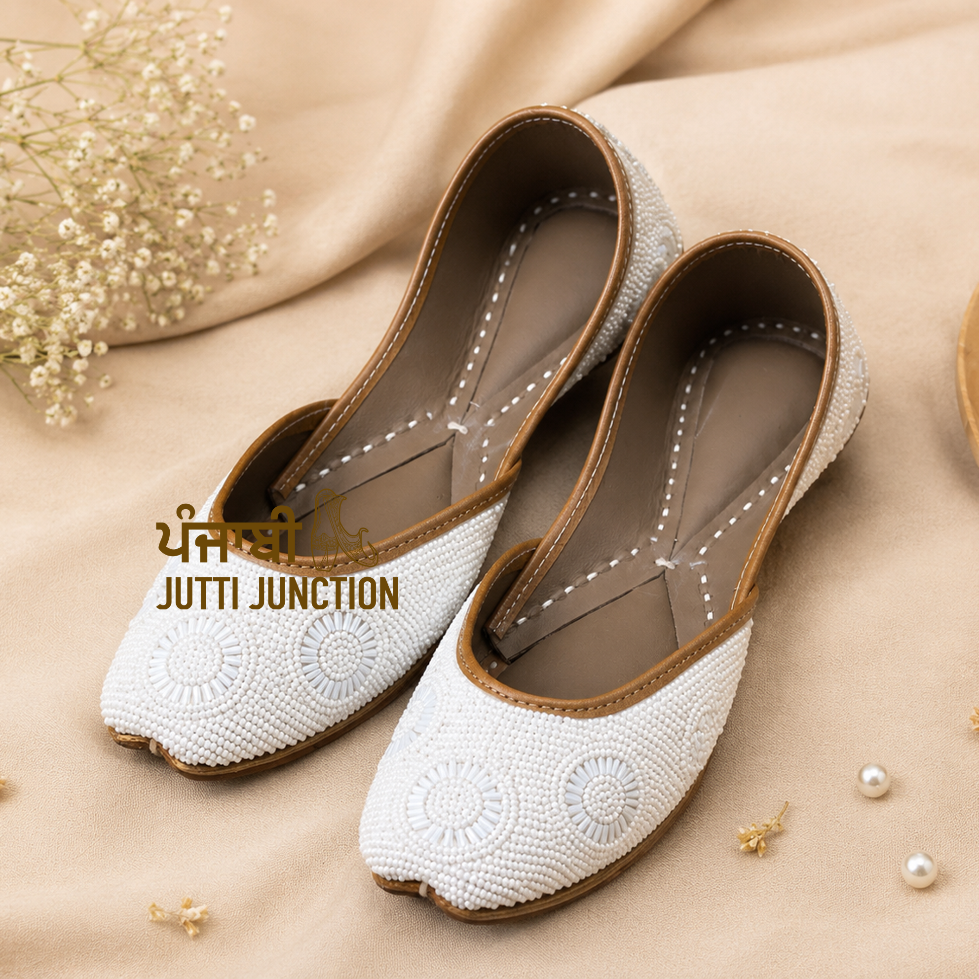 Pearl White Classic Jutti