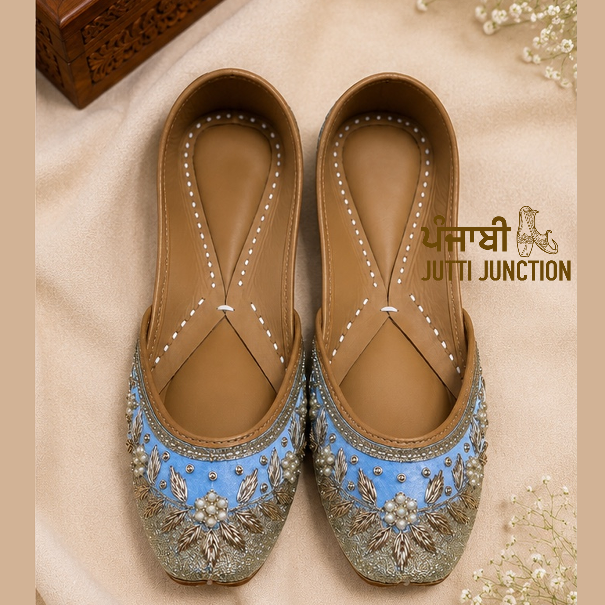 Sky Pearl Jutti