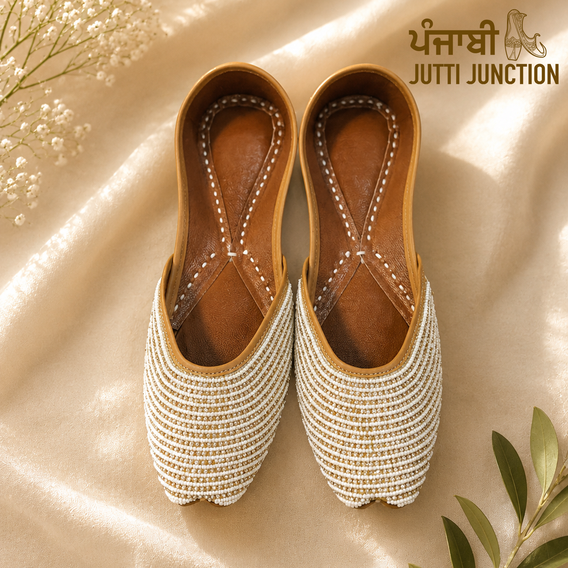 Pearl Grace White Punjabi Jutti